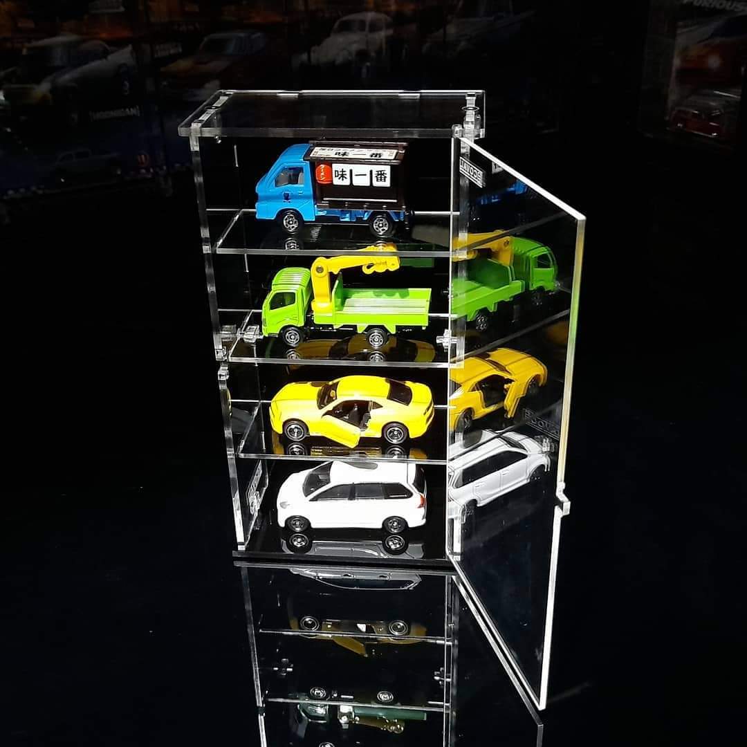 SMD-104B Acrylic Cabinet Holds 4 Loose Cars 1/64 Scale